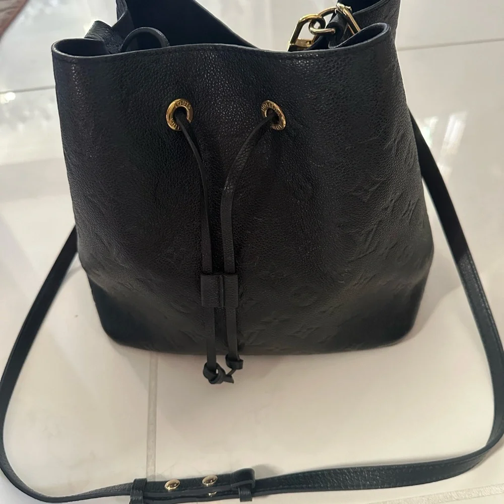 Louis Vuitton Black Leather Drawstring Shoulder Bag - Picture 1 of 3